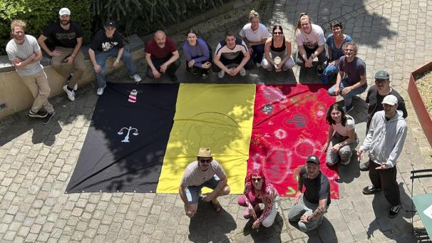 <p>17 Streetworker aus den drei Sprachgemeinschaften Belgiens trafen sich zu einem gemeinsamen Arbeitstreffen in Eupen und Brüssel.</p>