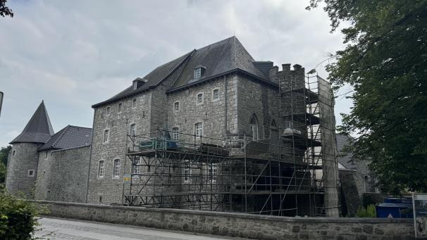 <p>Als „Never-Ending-Story“ bezeichnete August Boffenrath am Dienstagabend die Sanierungsarbeiten der Burg Raeren.</p>