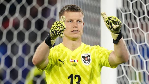 <p>Kylian Mbappé gelang gegen Österreich kein Tor. Nun soll Torwart Patrick Pentz auch Polen-Torjäger Robert Lewandowski aufhalten.</p>