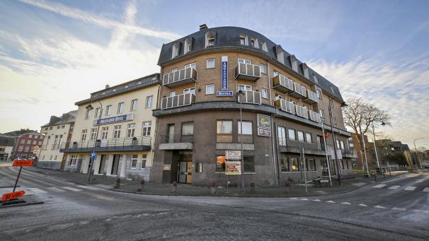 <p>Das Ambassador Hotel Bosten steht zum Verkauf, nachdem der aktuelle Besitzer zunächst auf eine Wiedereröffnung hingearbeitet hatte.</p>