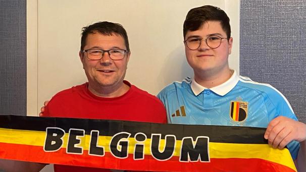 <p>Während Sohn Cristian zu hundert Prozent hinter den Roten Teufeln steht, drückt Vater Mircea in Schönberg sowohl seinem Heimatland Rumänien als auch Belgien die Daumen.</p>