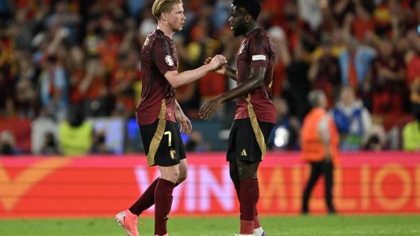 <p>Belgien bezwingt Rumänien und hat im Rennen ums Achtelfinale alles in der Hand.</p>