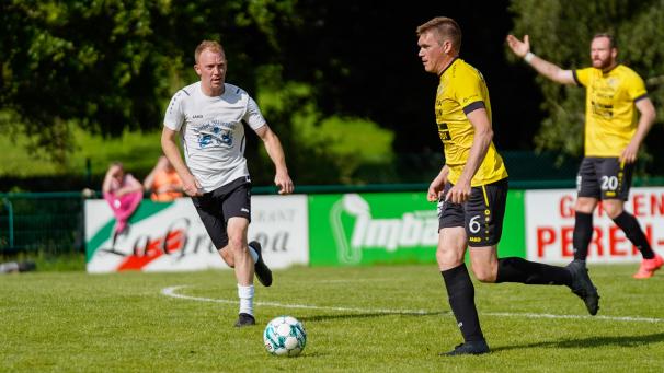 <p>In der Eifelauswahl kickte Christian Brüls (links) mit.</p>