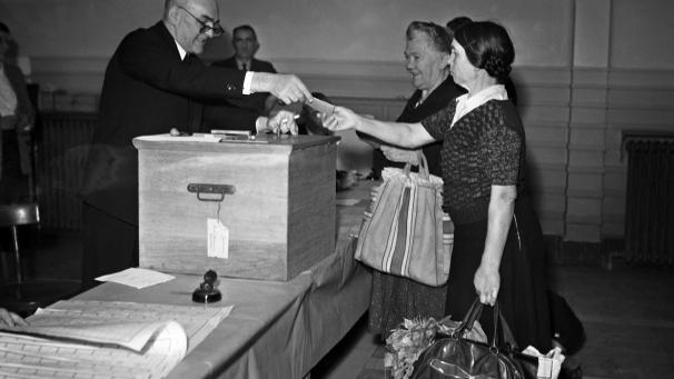 <p>Stimmabgabe anno 1949</p>