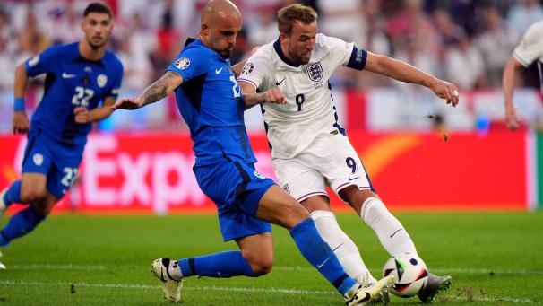 <p>Harry Kane (rechts) und England spielen erneut schwach – gewinnen aber dennoch die Gruppe C.</p>