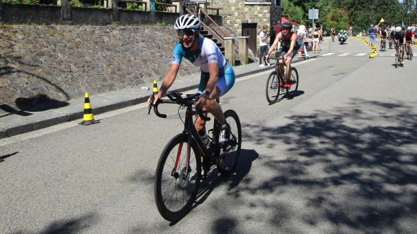 <p>Der Triathlon beginnt mit Andres’ schwächster Disziplin – und endet mit ihrer besten. Und zwischendrin liegt das Radfahren.</p>