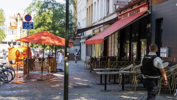 <p>In dem Café kam es in der Nacht zu einer Schießerei, die zwei Todesopfer forderte.</p>