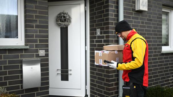 <p>Ein neues Gesetz soll Paketzustellern bessere Arbeitsbedingungen garantieren.</p>