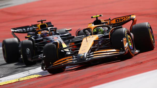 <p>Lando Norris im McLaren und Max Verstappen im Red Bull lieferten sich ein packendes Duell – bis zum Crash.</p>