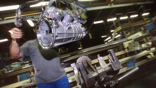 <p>Der Arbeitsbonus, der es Arbeitnehmern mit niedrigem Bruttolohn ermöglicht, netto mehr zu erhalten, hält die Menschen auf dem Arbeitsmarkt. Dies geht aus einer Analyse des Planbüros hervor.</p>