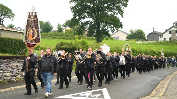 <p>Der Festzug am Sonntag wurde vom Kgl. Musikverein Meyerode musikalisch begleitet.</p>