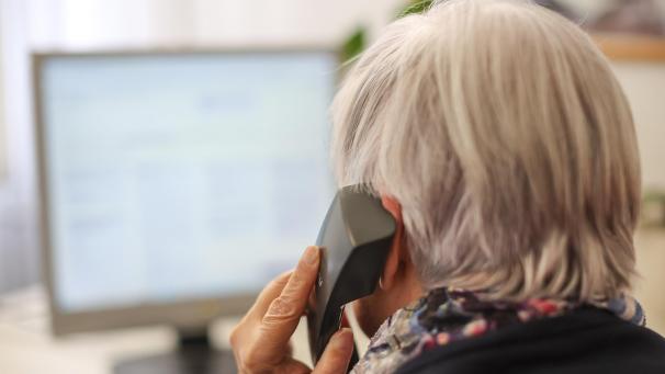 <p>Die Telefonhilfe der DG sucht Mitarbeiter, die sich ehrenamtlich engagieren möchten.</p>