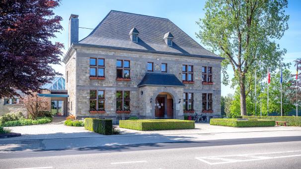 <p>Das Bütgenbacher Rathaus wird mit einer PV-Anlage versehen.</p>