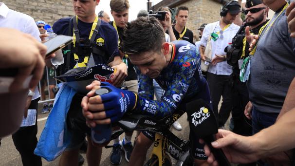 <p>Wout van Aert kämpft noch mit den Folgen seines Sturzes bei der „Dwars“.</p>