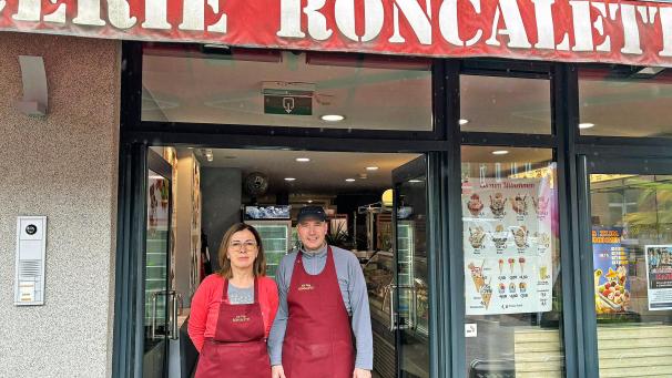 <p>Holliver und Katarzyna Roncalettibetreiben die Eisdiele in der Kelmiser Lütticherstraße.</p>