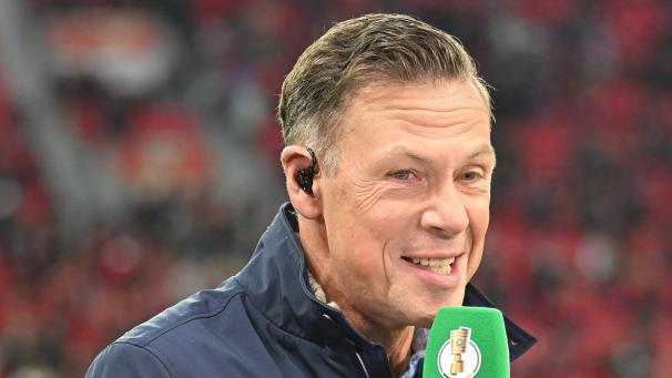 <p>Sky-Experte Erik Meijer im April beim DFB-Pokal-Halbfinale zwischen Bayer Leverkusen und Fortuna Düsseldorf.</p>
