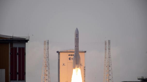 <p>Die Rakete hob gegen 21.00 Uhr vom europäischen Weltraumbahnhof in Kourou in Französisch-Guayana ab.</p>