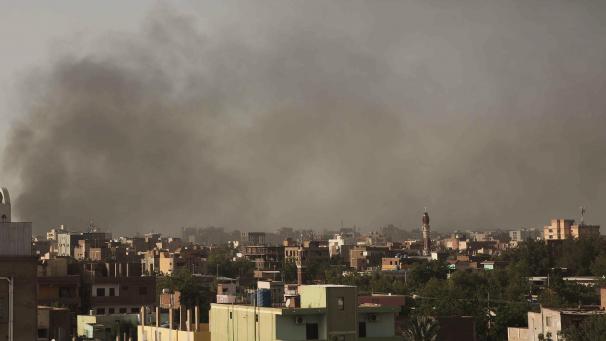 <p>Im Sudan kämpft die RSF-Miliz des früheren Vizepräsidenten Daglo - eine aus arabischen Milizen inDarfur hervorgegangene Quasi-Armee mit Zehntausenden Kämpfern - gegen die Streitkräfte unter Staatschef al-Burhan.</p>