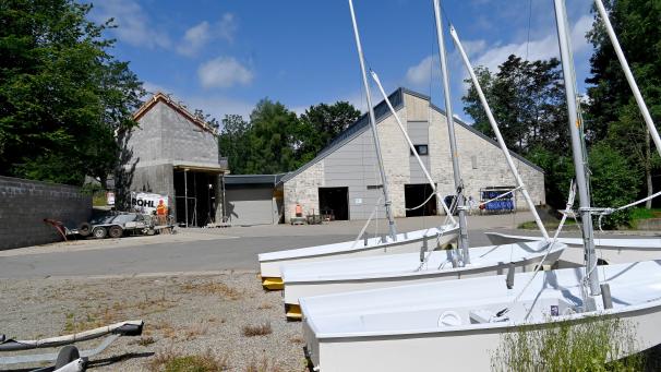 <p>Bis zum September soll der Ausbau der Bootshalle im Sport- und Ferienpark Worriken abgeschlossen sein. Dort wird auch der zentrale Bauhof der technischen Mitarbeiter angesiedelt.</p>