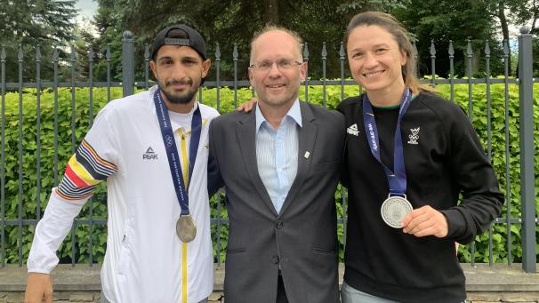 <p>Präsident Norbert Keller freut sich mit seinen Schützlingen Vasile Usturoi und Oshin Derieuw auf Paris. Beide hatten sich bereits 2023 in Krakau für Olympia qualifiziert. Usturoi als Drittplatzierter, Derieuw als Vize-Europameisterin.</p>