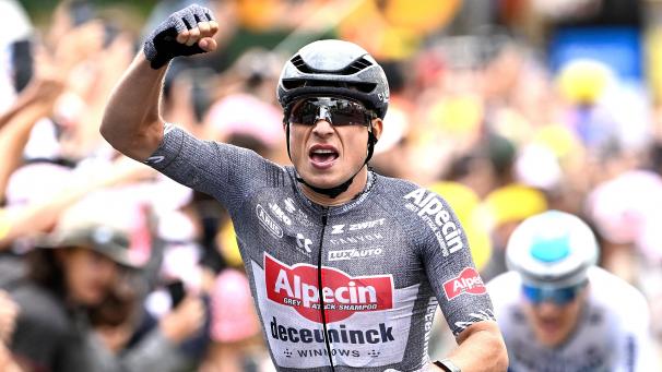 <p>Jasper Philipsen feiert nach Dienstag den zweiten Etappensieg in dieser Woche.</p>