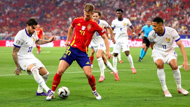 <p>Dani Olmo (rechts) traf in allen drei K.o.-Spielen für Spanien – auch beim 2:1 gegen Frankreich im Halbfinale.</p>