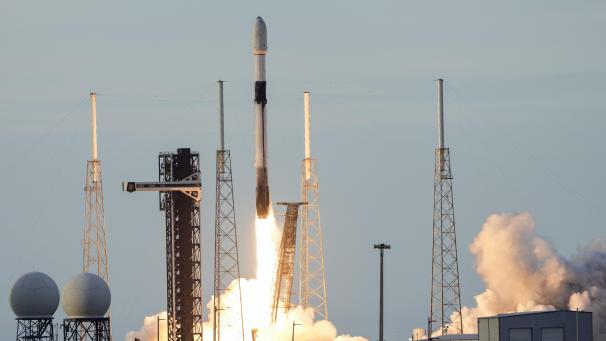<p>Eine SpaceX Falcon 9 Rakete mit dem Kommunikationssatelliten Turksat 6A an Bord hebt von der Cape Canaveral Space Force Station in Cape Canaveral, Florida, ab.</p>