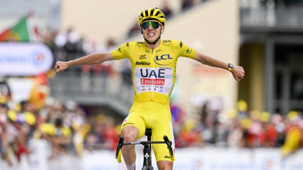 <p>Tadej Pogacar zeigt seine Klasse als Kletterer und gewinnt in Pla d'Adet. Der Slowene bleibt in der Gesamtwertung an der Spitze.</p>