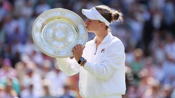 <p>Barbora Krejcikova hat mit großer Nervenstärke den Tennis-Klassiker von Wimbledon gewonnen.</p>