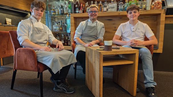 <p>Unsere Gesprächspartner Jonas Spengler, Sven Niessen und Lars Bantz (v.l.n.r.) präsentieren die erste Lehrlingswoche im Hotel-Restaurant Bütgenbacher Hof.</p>