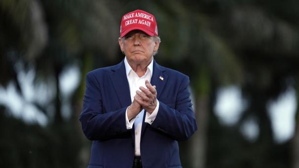 <p>Der ehemalige US-Präsident Donald Trump bei einer Wahlkampfveranstaltung im Trump National Doral Miami</p>