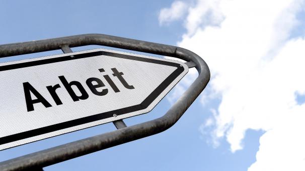 <p>Der Anstieg Arbeitslosenzahlen ist unter anderem auf eine Erweiterung der Arbeitssuchenden-Definition zurückzuführen.</p>