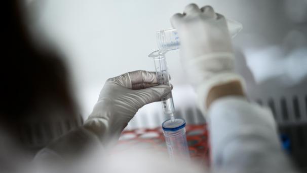 <p>Die Krebsforschung weist bereits seit Jahren bedeutende Fortschritte auf. Manche Krebsarten sind heute fast komplett heilbar.</p>