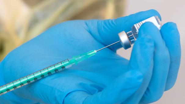 <p>Die EU-Kommission schloss während der Pandemie milliardenschwere Deals über Impfstoffdosen.</p>