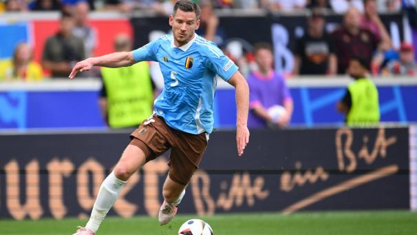 <p>Nach dem schmerzhaften Abschied von den Roten Teufeln schaut Jan Vertonghen wieder nach vorne: Der 37-jährige spielt ein weiteres Jahr beim RSC Anderlecht.</p>