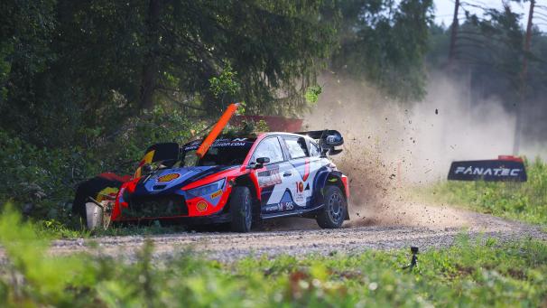 <p>Das war knapp: Thierry Neuville leicht auf Abwegen beim Shakedown der Lettland-Rallye.</p>