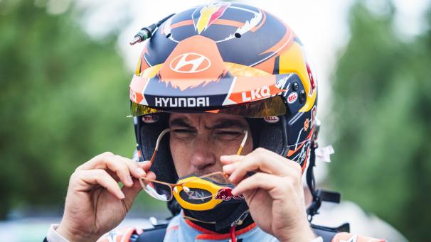 <p>Ein schwieriger Tag für Thierry Neuville (Hyundai) bei der Rallye Lettland.</p>