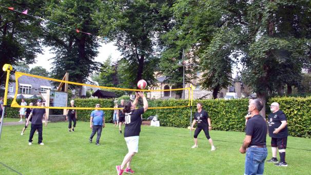 <p>Die Netvolleyballer des TV Bütgenbach machten Werbung in eigener Sache.</p>