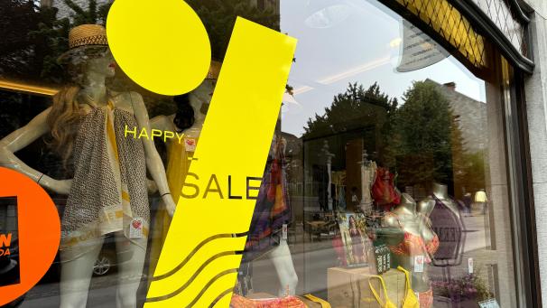 <p>Noch bis zum 31. Juli läuft auch in Eupen der Sommerschlussverkauf.</p>