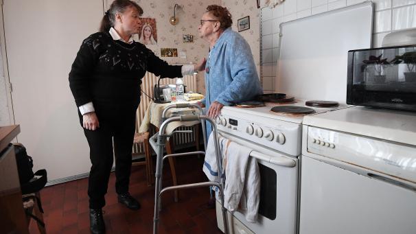 <p>Hilfe im Alltag von Senioren, die alleine zu Hause leben, gehört zu den Kernaufgaben der Familien- und Seniorenhelfer von Safpa.</p>