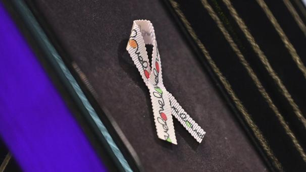 <p>Das internationale Symbol „Pink Ribbon“ (dt: „rosa Schleife“) ist ein wichtiges Zeichen der Solidarität mit Brustkrebspatientinnen und Ausdruck der Hoffnung auf Heilung.</p>