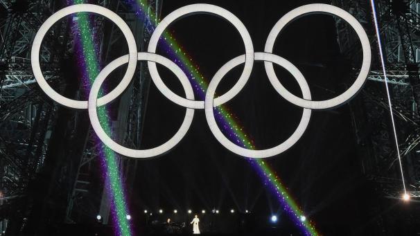 <p>Eröffnungsfeier der Olympischen Sommerspiele, Celine Dion singt bei der Veranstaltung.</p>