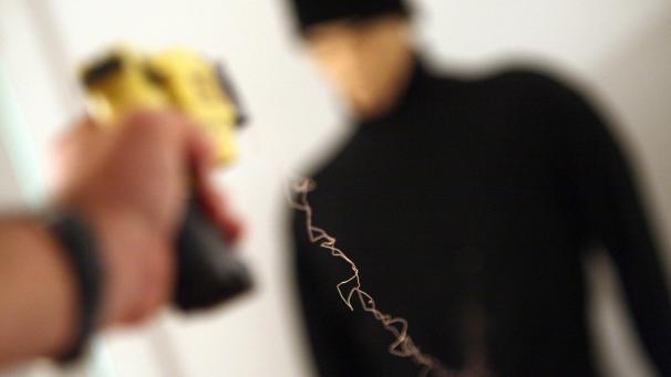 <p>Das Bild zeigt einen Taser, wie er in Frankreich eingesetzt wird.</p>