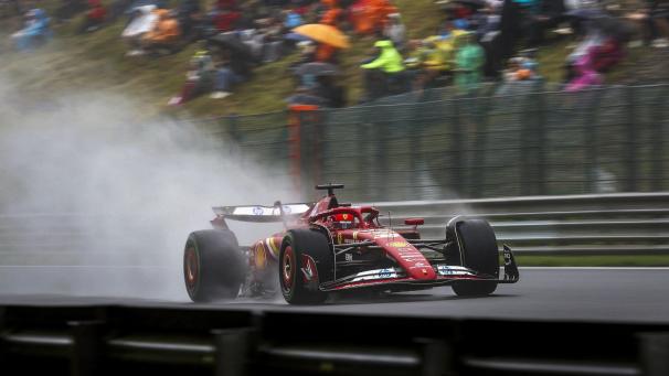 <p>Ferrari-Fahrer Charles Leclerc hat sich für das Formel-1-Rennen in Belgien Startplatz eins gesichert.</p>