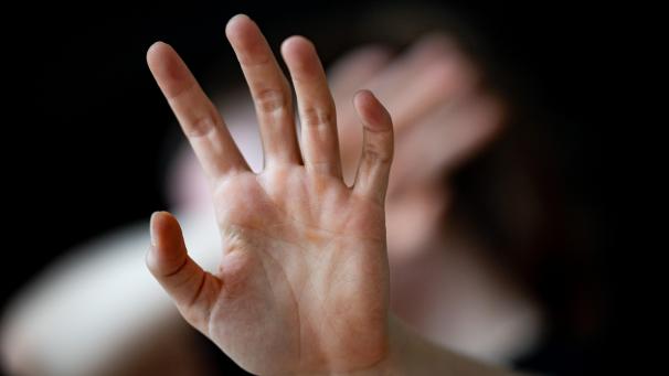 <p>Vielen jungen Frauen wird in der Beziehung Gewalt angetan.</p>