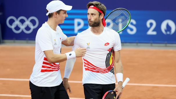 <p>Spiel, Satz und Sieg: Joran Vliegen und Sander Gillé haben in Paris die zweite Runde erreicht.</p>