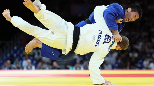 <p>Matthias Casse (vorne) scheitert am japanischen Titelverteidiger Takanori Nagase.</p>