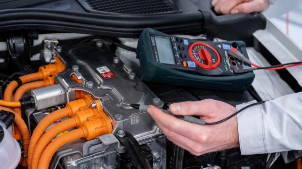 <p>Der Beruf des Kraftfahrzeugmechatronikers liegt unangefochten auf Platz eins der beliebtesten Ausbildungen.</p>