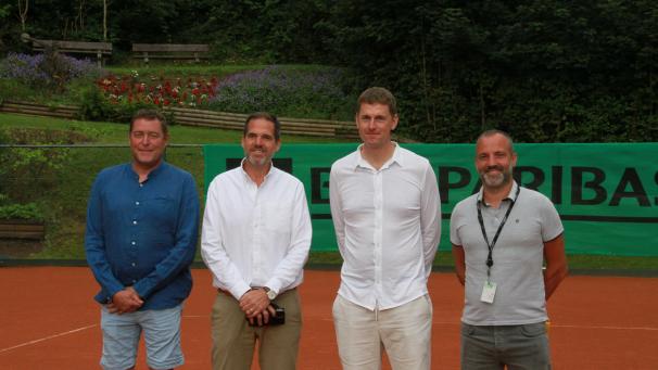 <p>Fabien Doyen (Präsident Tennis Wallonie Bruxelles), Olivier Davin (Sportdirektor Tennis Wallonie Bruxelles), Olivier Zimmermann (Sportdirektor KTC Eupen) und Pierre Marchal (Sponsoring Manager Tennis BNP Paribas)</p>