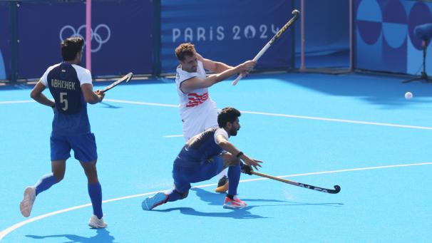 <p>Florent Van Aubel (Mitte) rettete die knappe Führung ins Ziel.</p>